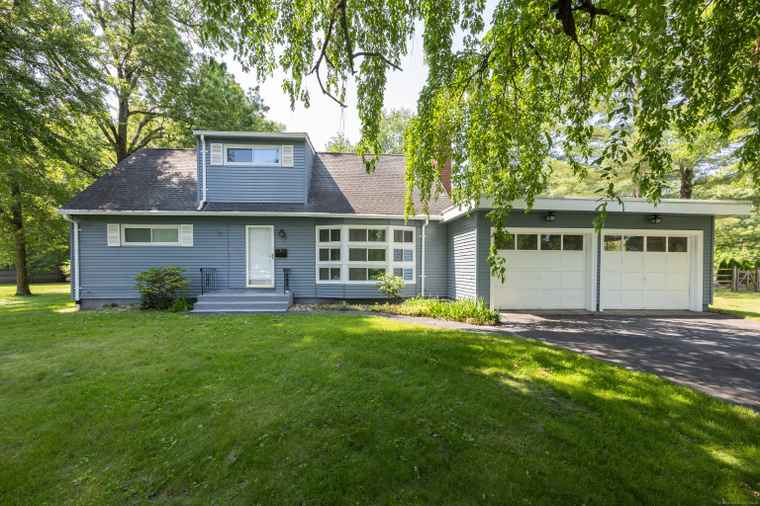 Photo of 84 Seminole Cir West Hartford, CT 06117