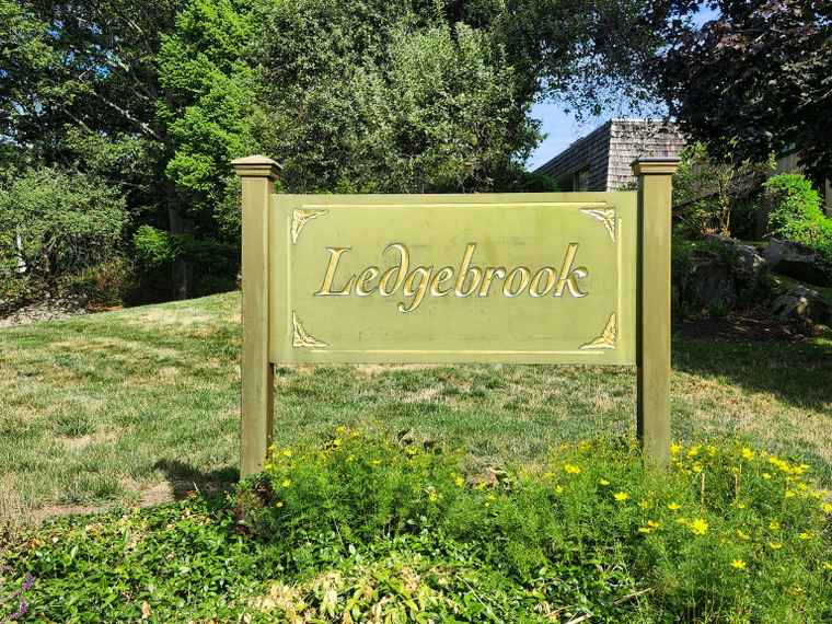 Photo of 34 Ledgebrook Dr #34 Norwalk, CT 06854