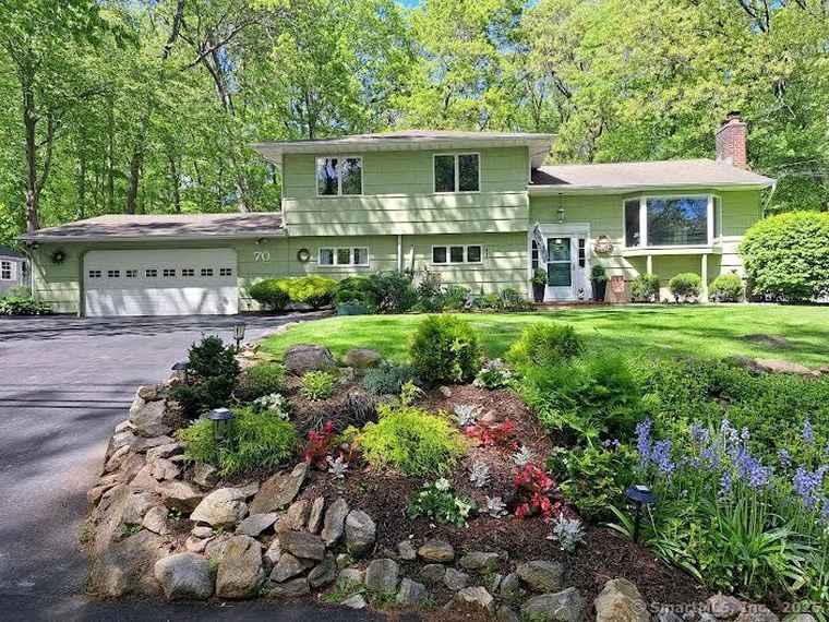 Photo of 70 Bayne St Norwalk, CT 06851