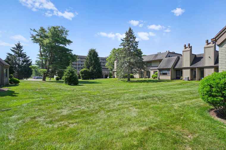 Photo of 85 Viscount Dr Unit 2E Milford, CT 06460