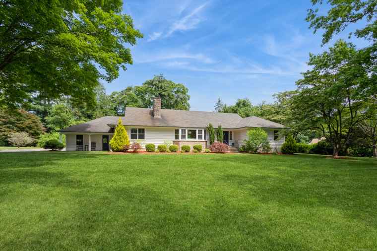 Photo of 24 Pequot Dr Norwalk, CT 06855