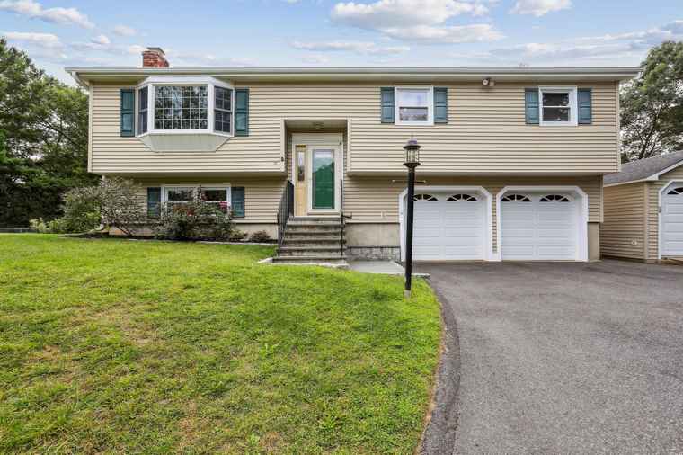 Photo of 27 Glendale Dr Danbury, CT 06811