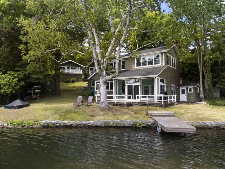 Photo of 162 Woodpond Rd Farmington, CT 06107