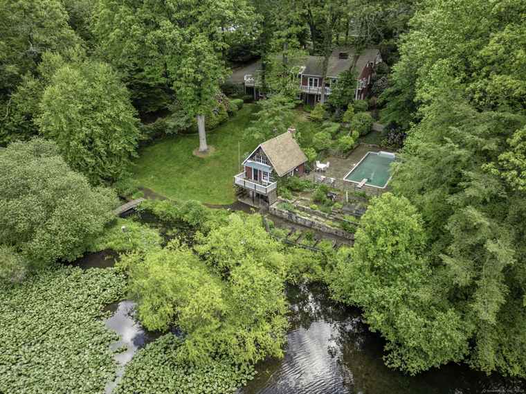 Photo of 325 Rowayton Ave Norwalk, CT 06853