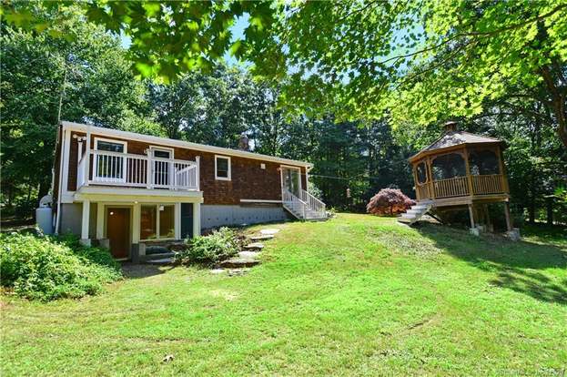 406 Lowell Davis Rd, Thompson, CT 06255