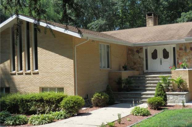 71 Deerfield Dr Easton Ct 06612 Mls 99173277 Redfin