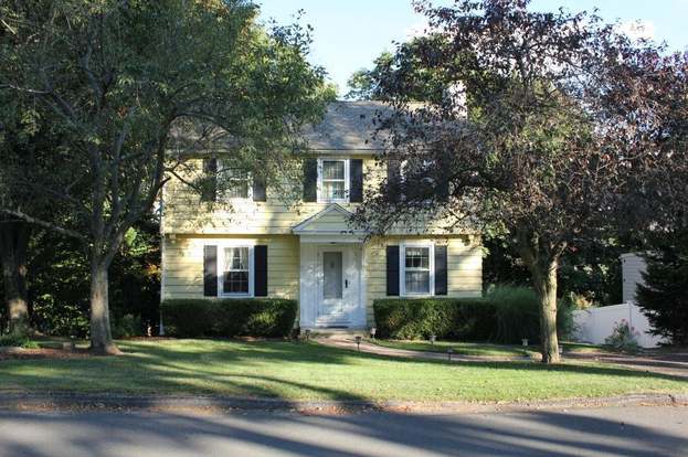 36 Hillside Ave Cheshire Ct 06410 Mls N10037490 Redfin