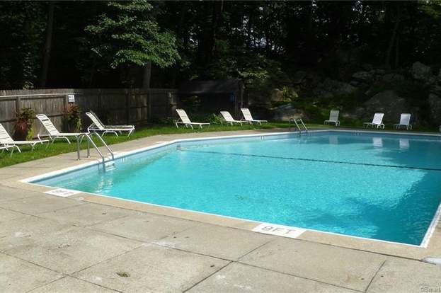 60 Round Hill Dr Stamford Ct 06903 Mls 170115646 Redfin 60 Round Hill Dr Stamford Ct 06903