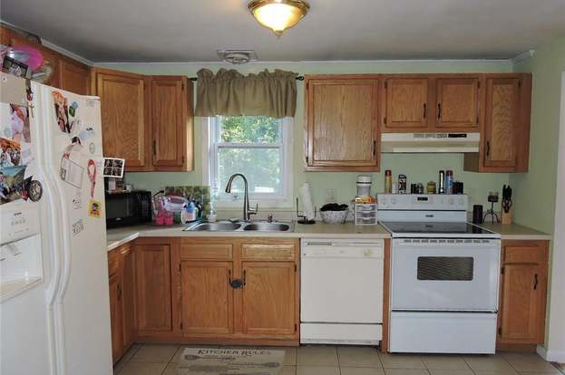 29 Harlow Ct Naugatuck Ct 06770 Mls 170220659 Redfin