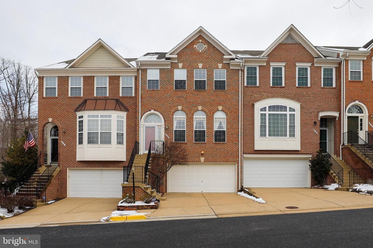 5253 Morning Mist Ln Alexandria Va Mls Vafx118 Redfin