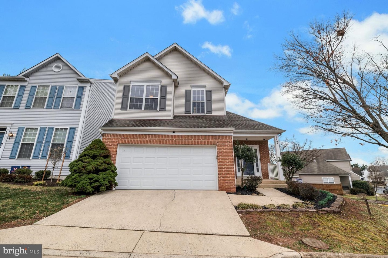 kitchen  6005 Honnicut Dr, Centreville, VA 20121 | Redfin