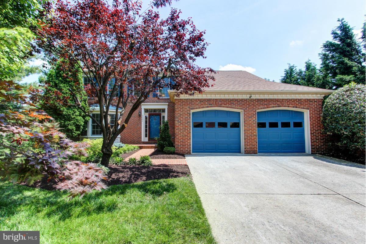 2201 Roark Dr, Reston, VA 20191 MLS 1001987063 Redfin