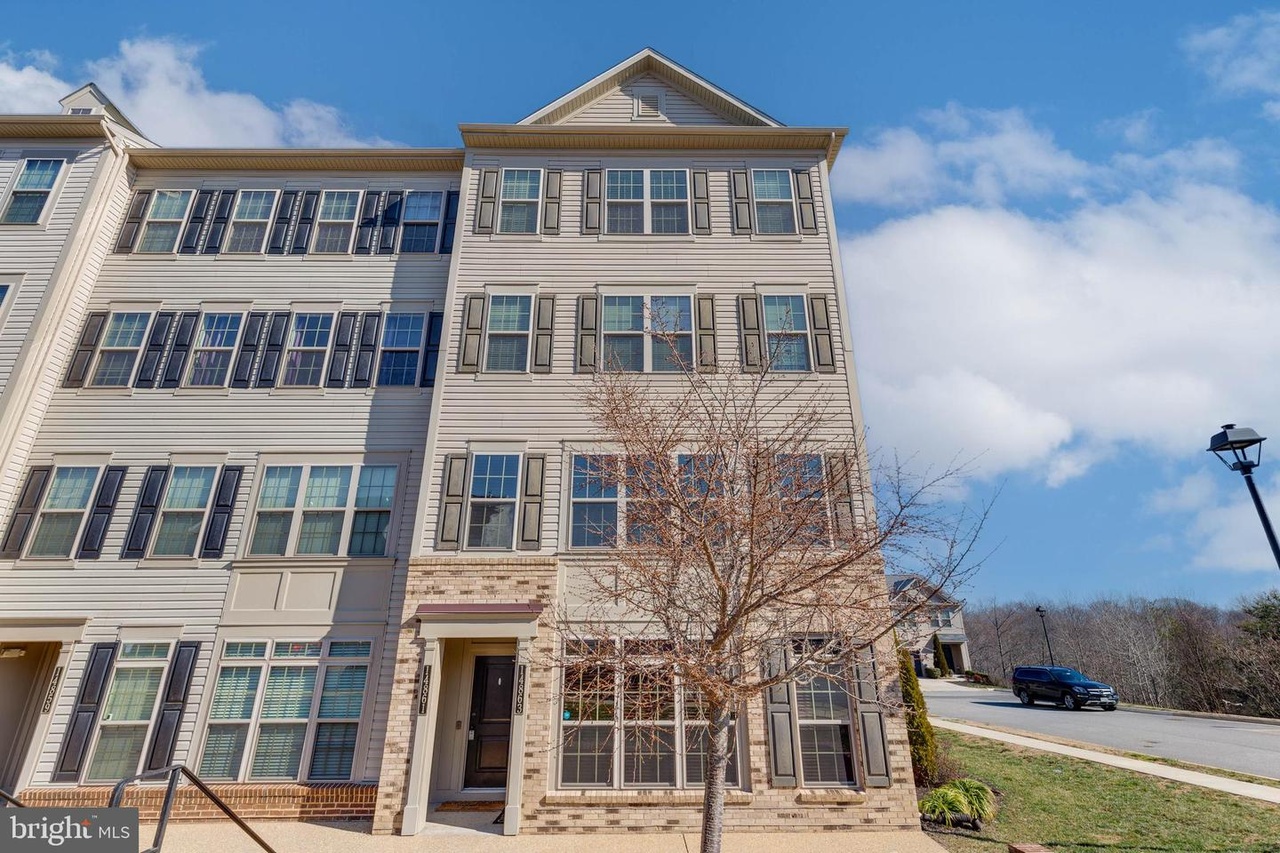 ゆうり１ 14861 Chrysler Ct, Woodbridge, VA 22193 | Redfin