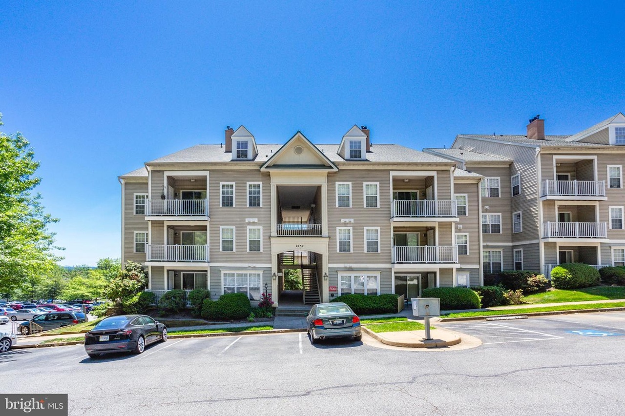 1037 Gardenview Loop 402, Woodbridge, VA 22191 MLS VAPW496080 Redfin