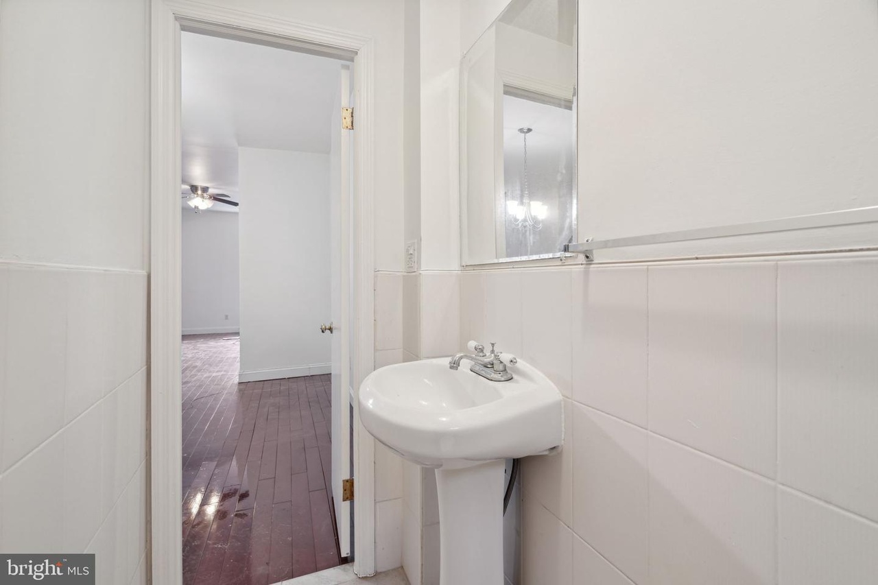 1416 S 18th St, Philadelphia, PA 19146 | MLS# PAPH2311126 | Redfin