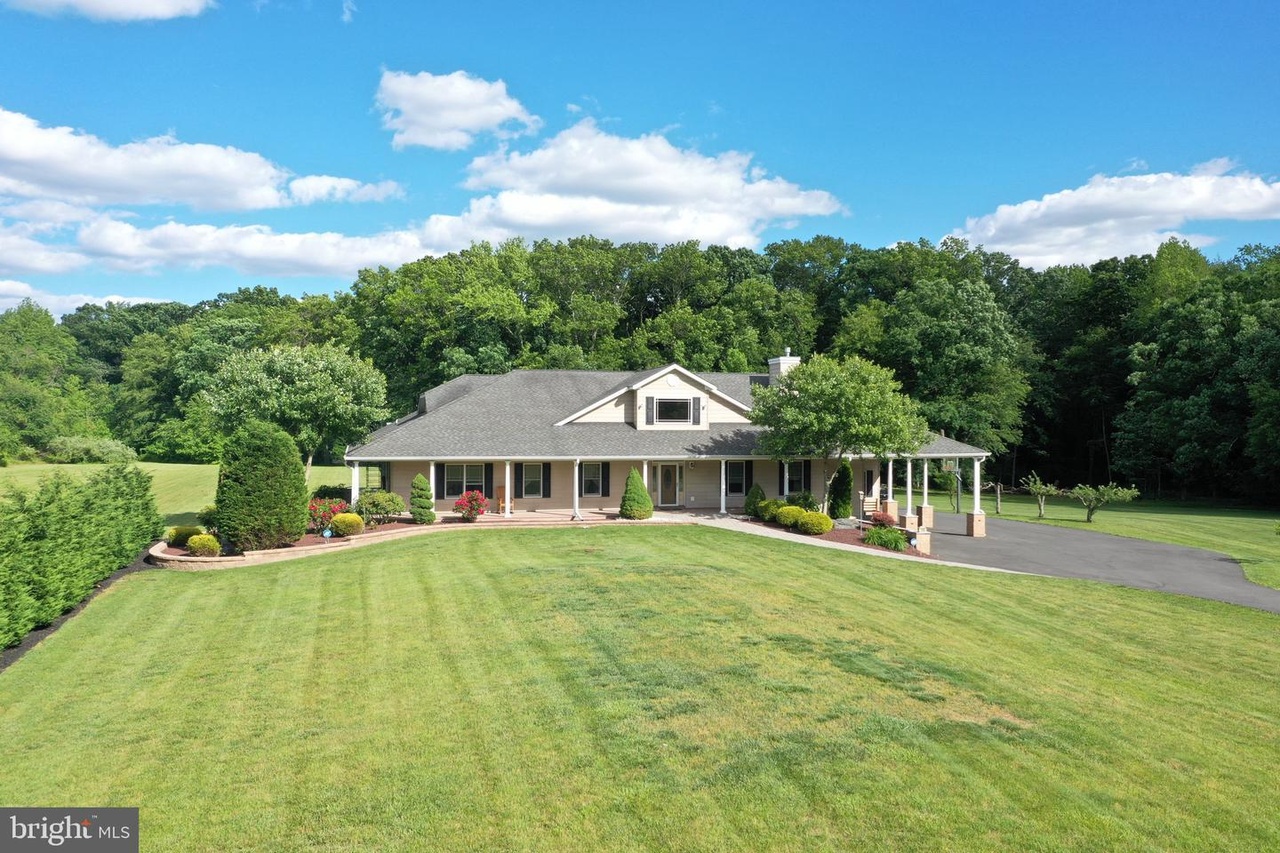 246 fresh ponds rd, monroe township, nj