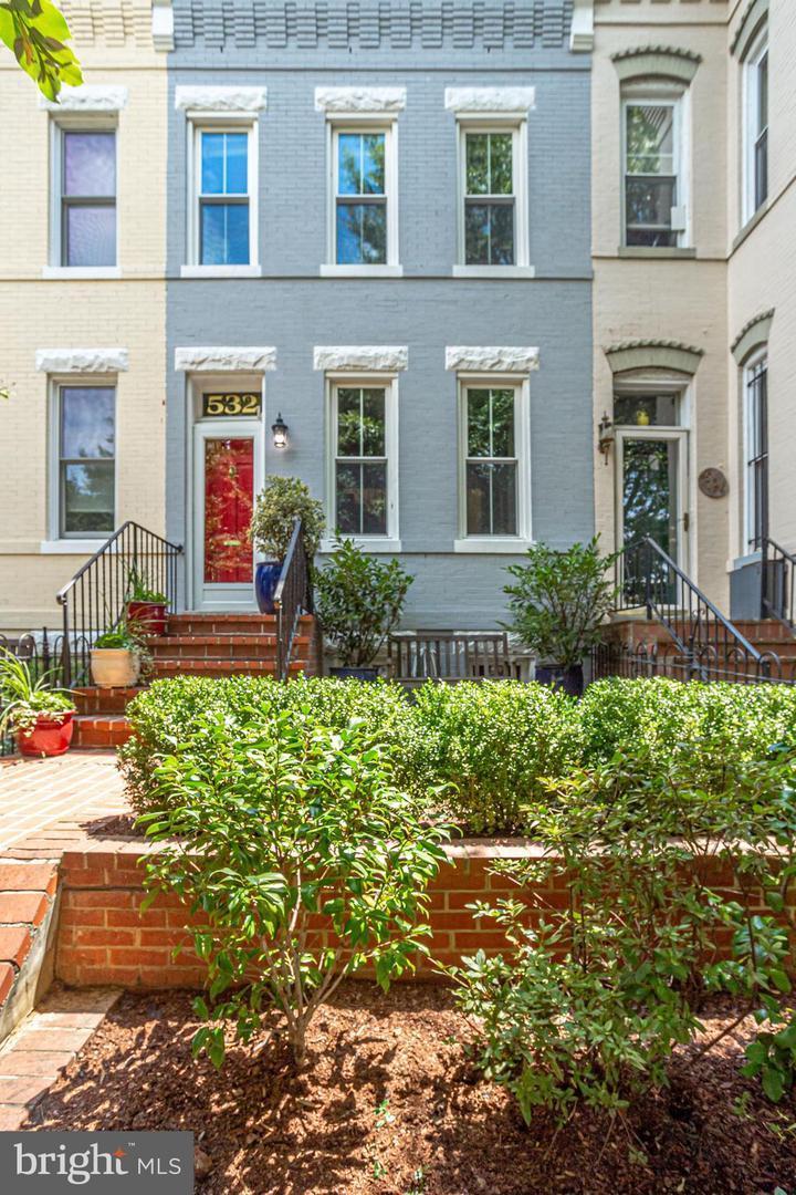 532 5th St SE, Washington, DC 20003 | MLS# DCDC478158 | Redfin