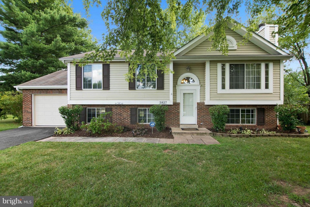 3827 Dittany Ct, Chantilly, VA 20151 | MLS# 1001230175 | Redfin