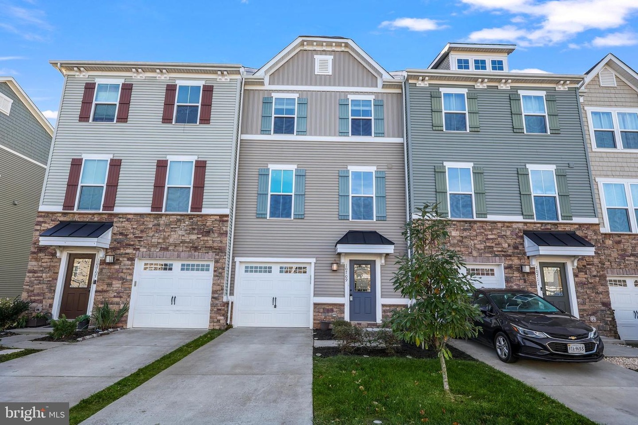 オーチャードハウス 10709 Hinton Way, Manassas, VA 20112 | Redfin