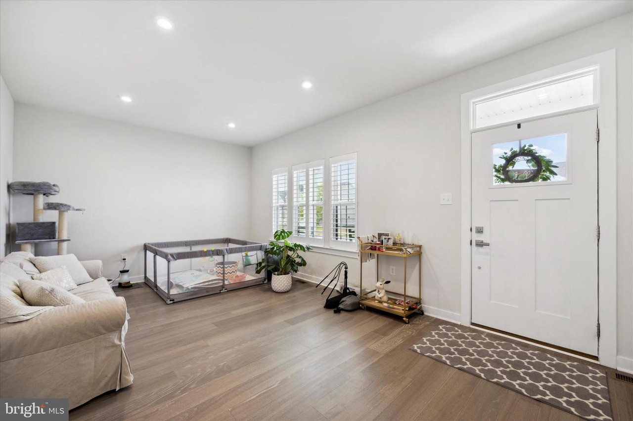 1058 Miles Ct Cheltenham PA 19012 Redfin 1058 Miles Ct Cheltenham PA 19012 Redfin