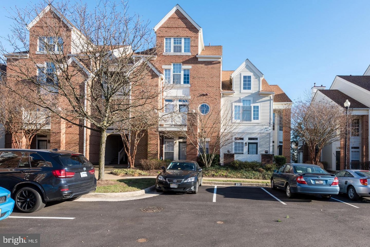 6879 Brindle Heath Way 181 Alexandria Va Mls Vafx Redfin 6879 Brindle Heath Way 181 Alexandria Va Mls Vafx Redfin