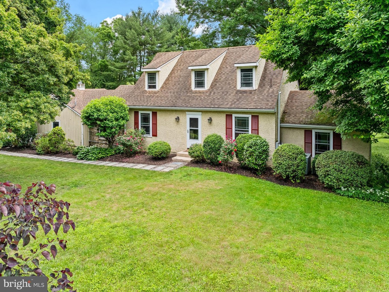 MENAR/MaketurePalette【EleganceSelection】 936 Unionville Wawaset Rd, Kennett Square, PA 19348 | Redfin