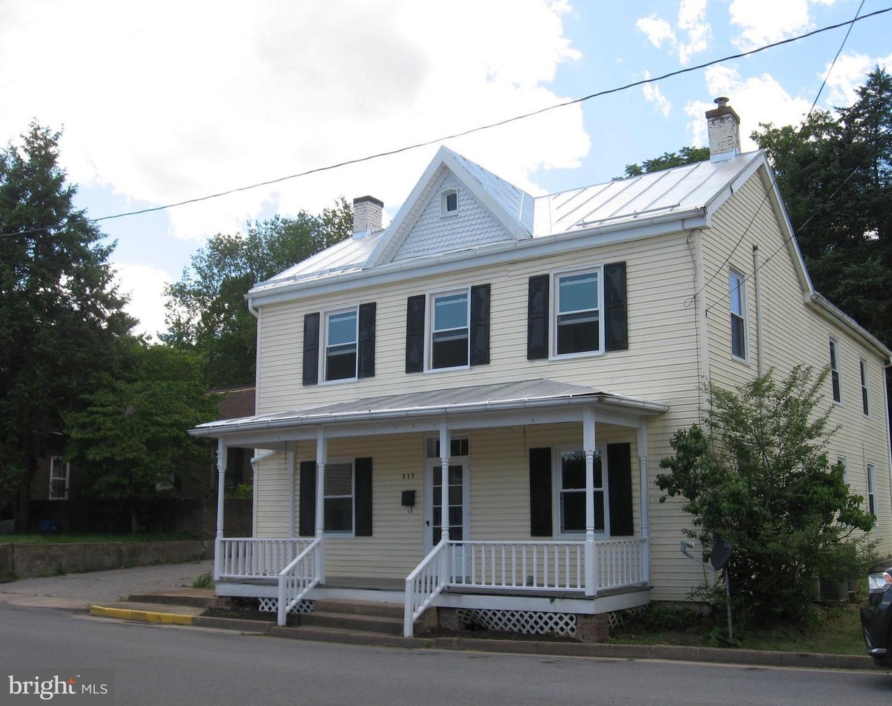 317 N Muhlenberg St, Woodstock, VA 22664 | MLS# VASH116306 | Redfin