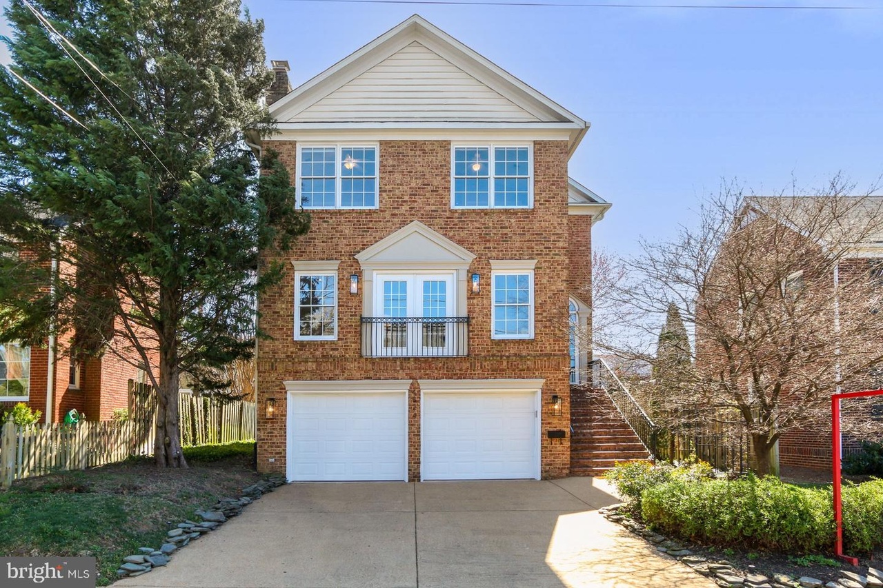 4824 26th St N, Arlington, VA 22207