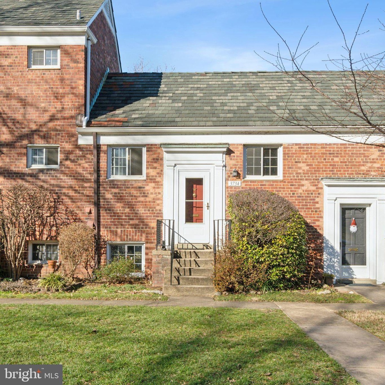 3734 Valley Dr, Alexandria, VA 22302