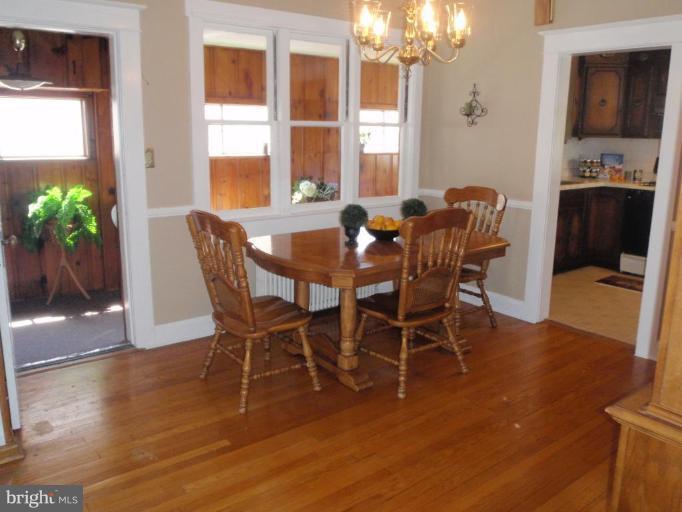 4 Maple Ave, Catonsville, MD 21228 MLS 1004386348 Redfin