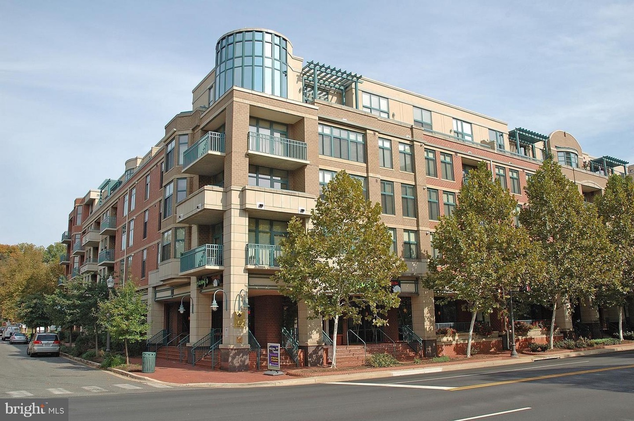 502 W Broad St 513, Falls Church, VA 22046 MLS