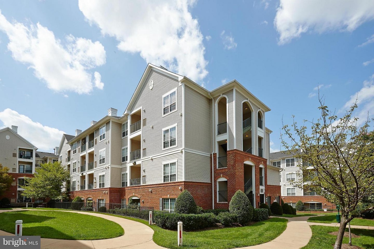 4852 Eisenhower Ave #435, Alexandria, VA 22304 | MLS# VAAX241366 | Redfin