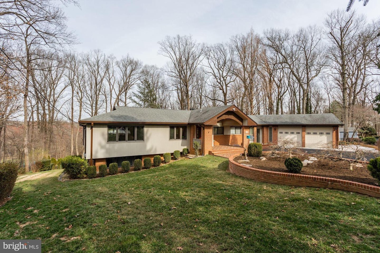 8900 Glenbrook Rd, Fairfax, VA 22031 | MLS# VAFX1002368 | Redfin