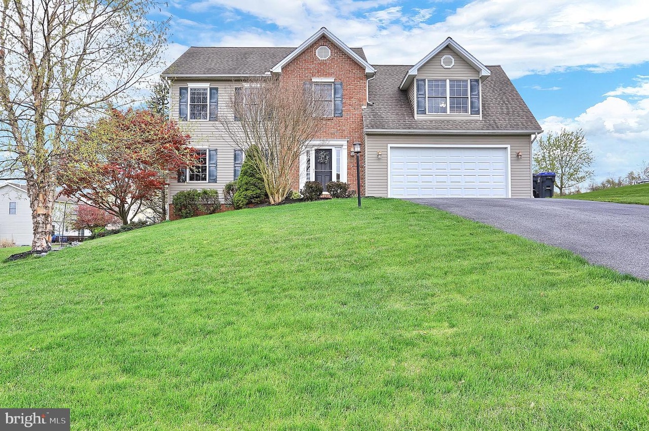 205 Sunset Dr, Mount Holly Springs, PA 17065 MLS PACB112374 Redfin