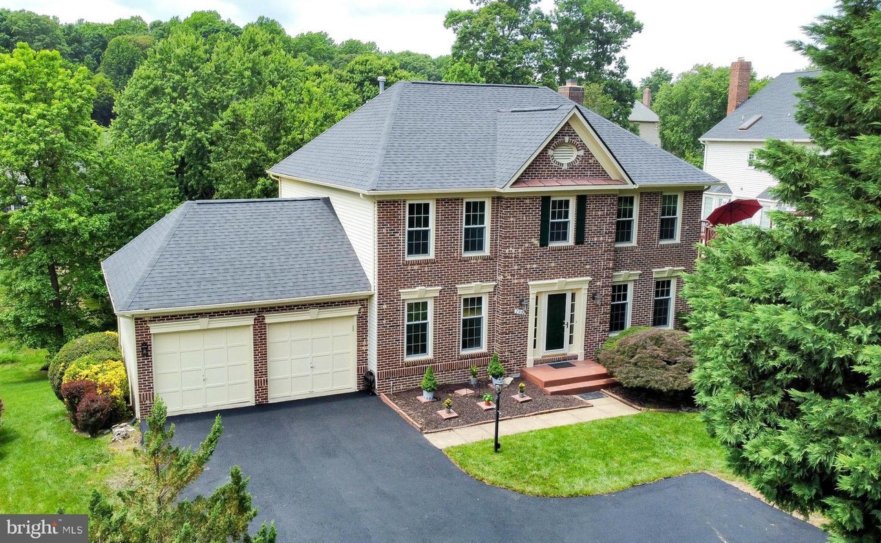 7902 Sleepy Brook Ct, Springfield, VA 22153