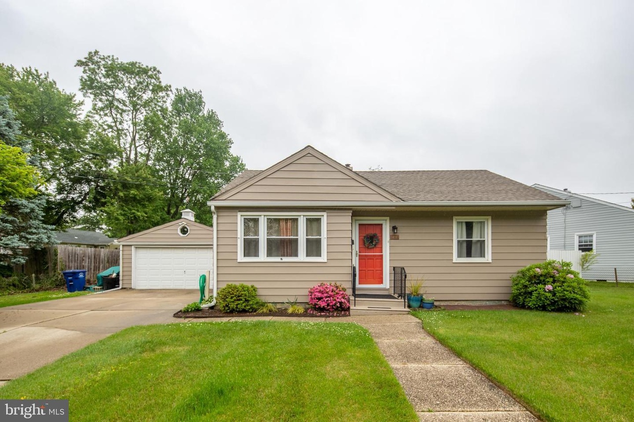 11 W Woodcrest Ave, Maple Shade, NJ 08052 MLS NJBL373416 Redfin
