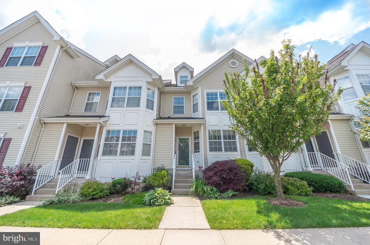 1305 Blossom Cir, Dayton, NJ 08810 | MLS# NJMX121440 | Redfin