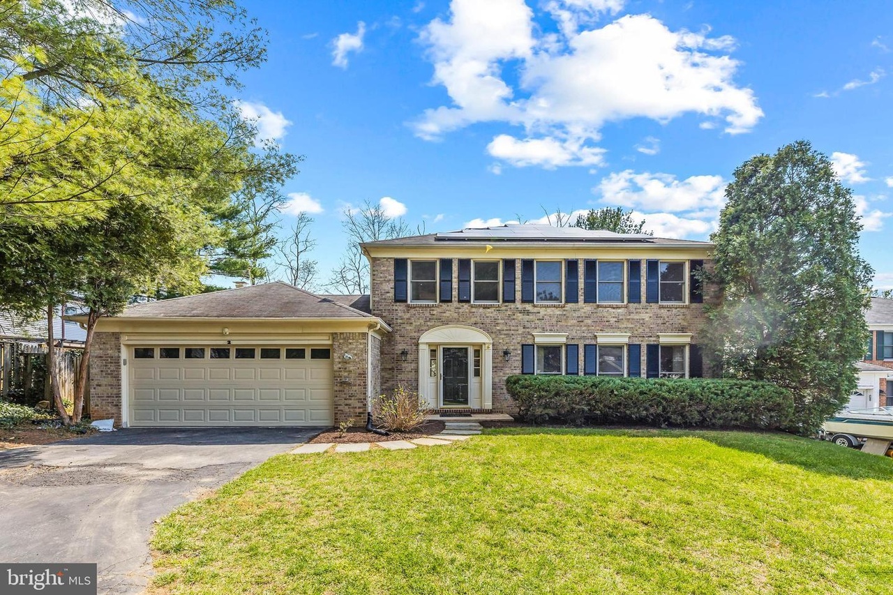 2 Amity Ct, Derwood, MD 20855 MLS MDMC752472 Redfin