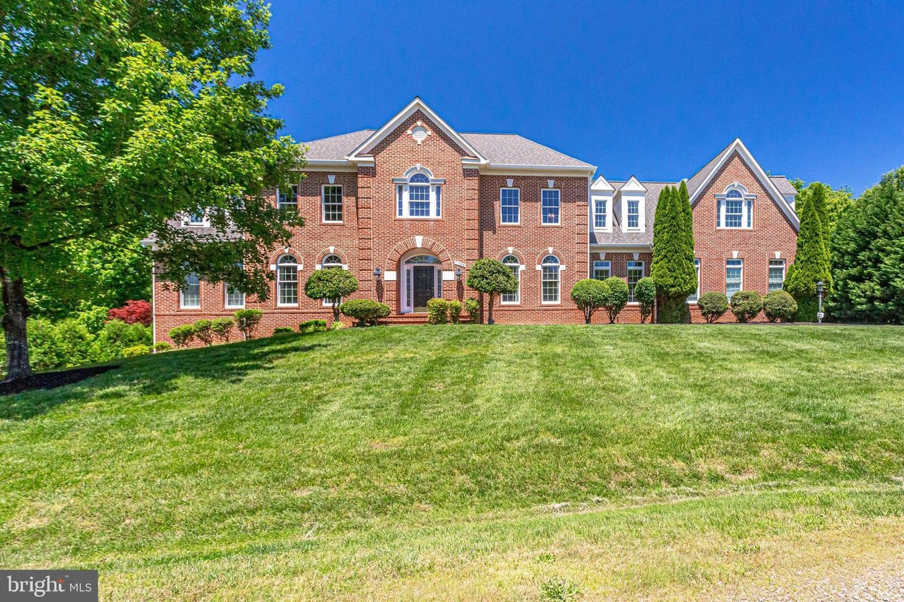 1086 Mill Field Ct, Great Falls, VA 22066 MLS VAFX1131542 Redfin