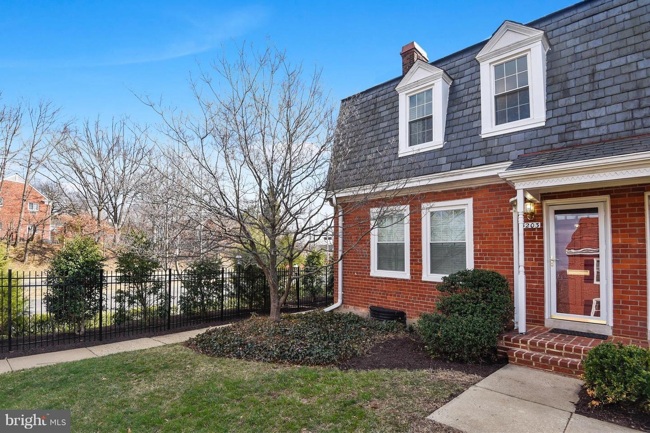 3203 Stafford St S, Arlington, VA 22206 | MLS# 1000301578 | Redfin