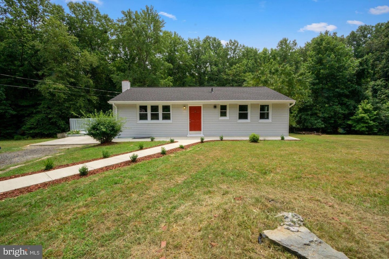 18500 Livingston Rd Accokeek Md 20607 Mls Mdpg2000600 Redfin [ 853 x 1280 Pixel ]