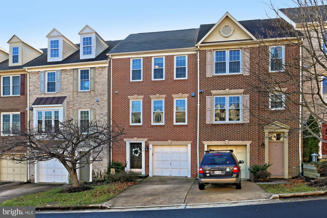 1218 Quaker Hill Dr, Alexandria, VA 22314 MLS VAAX242600 Redfin