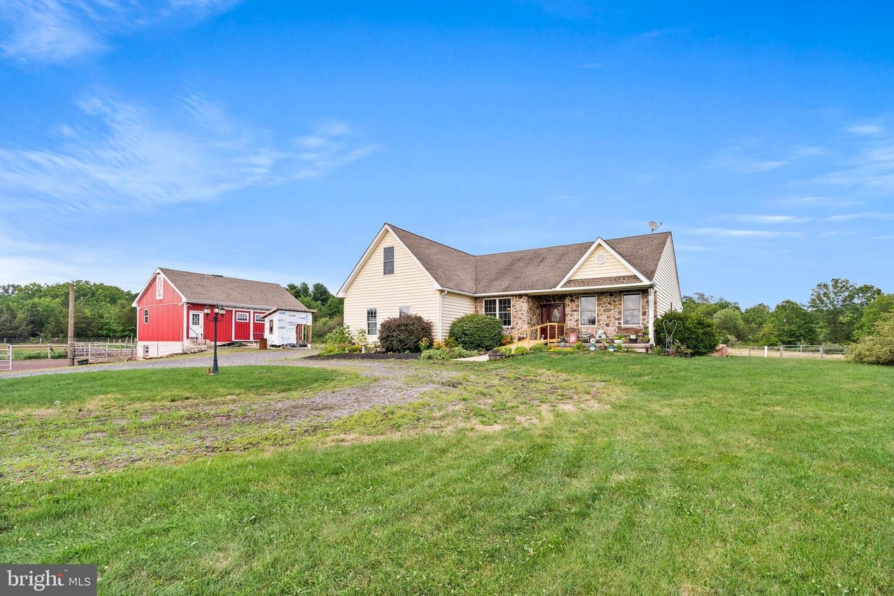 836 Perkiomenville Rd, Perkiomenville, PA 18074 | MLS# PAMC657736 | Redfin