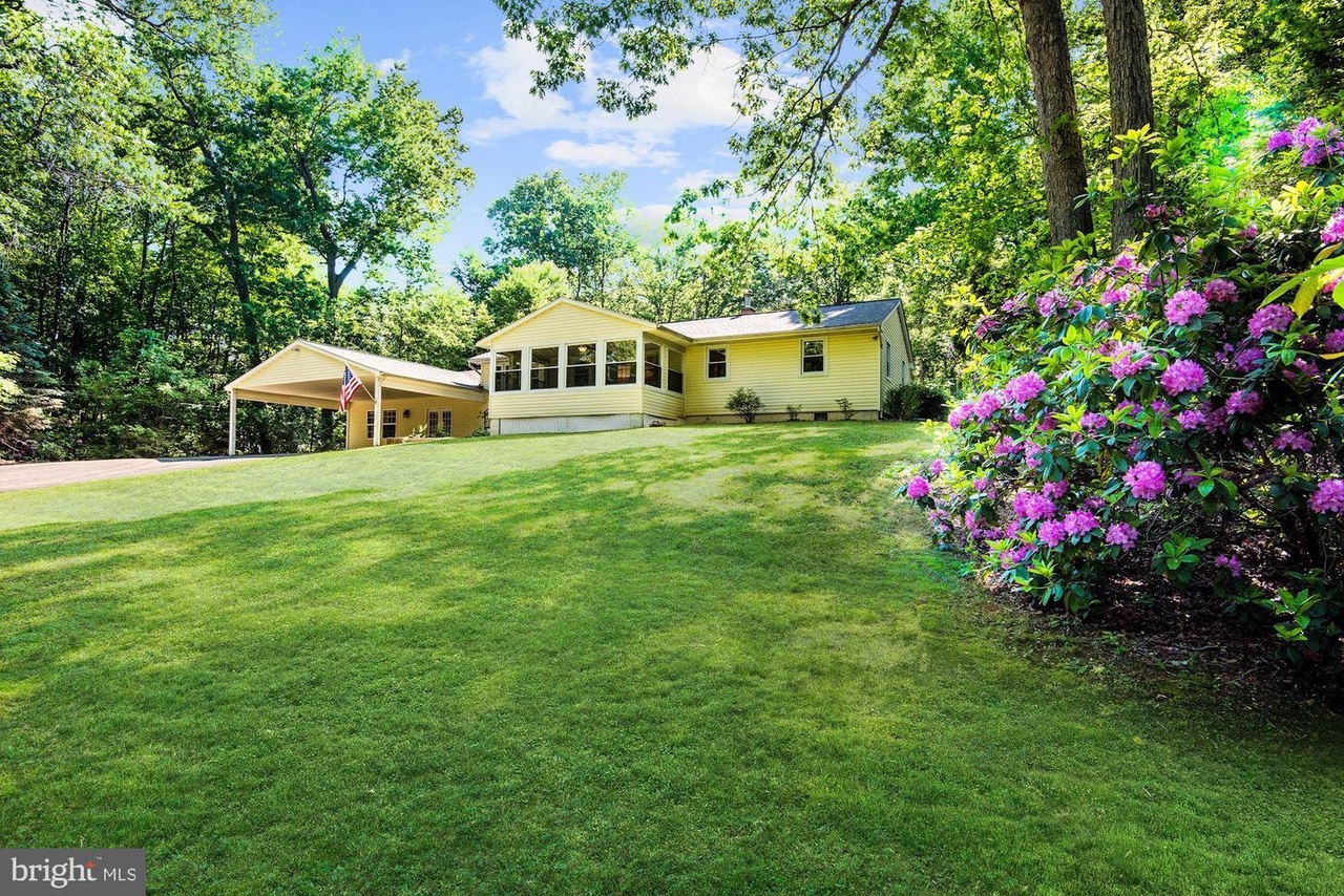 ranran★ 12719 Kahns Rd, Manassas, VA 20112 | Redfin