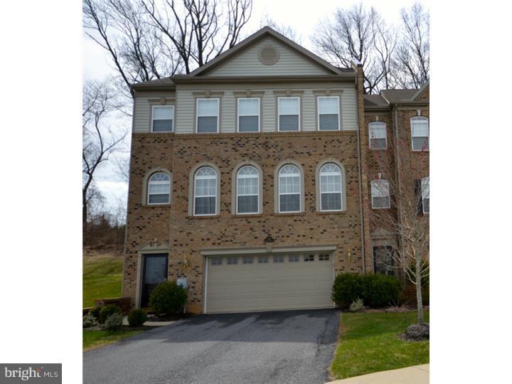 3156 Woods Edge Dr, Garnet Valley, PA 19060