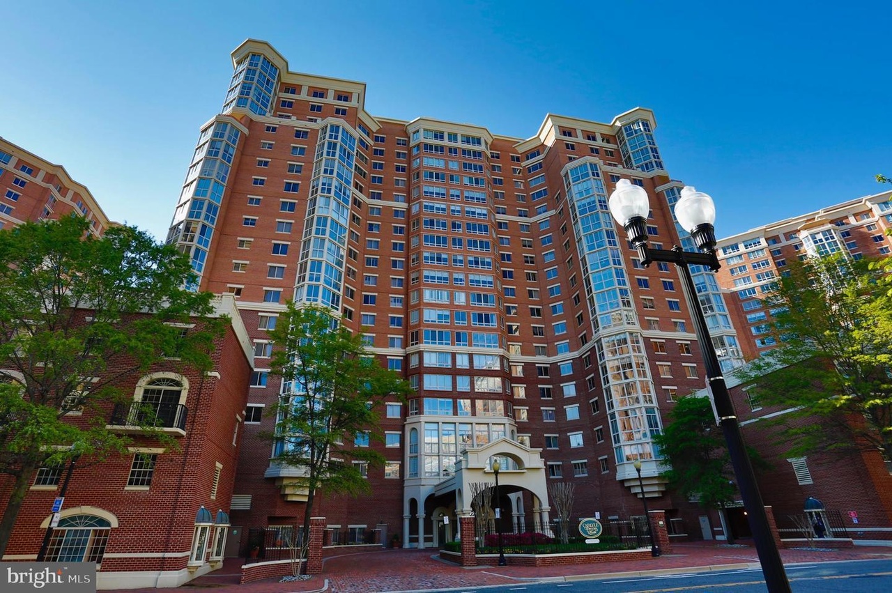 condos above whole foods alexandria va
