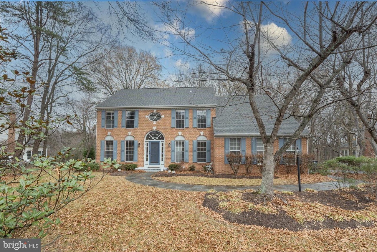 8107 Hollygate Dr, Glenn Dale, MD 20769