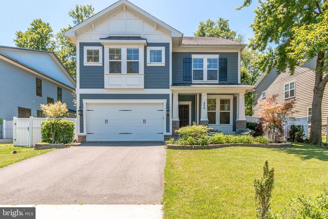 504 Plum St SW, Vienna, VA 22180 | Redfin