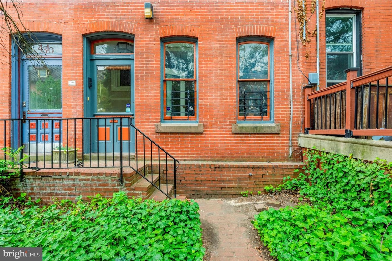 4312 Pine St, Philadelphia, PA 19104