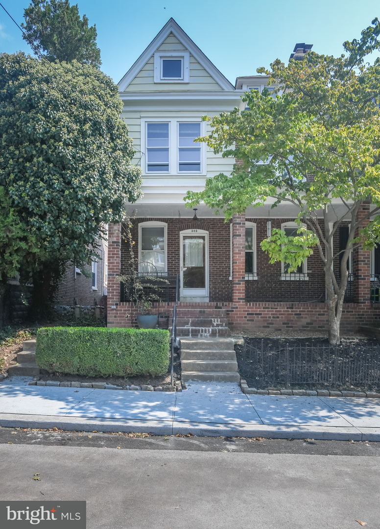 505 W 19th St